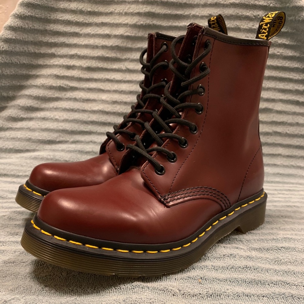 doc marten 1460 cherry red lace up boots